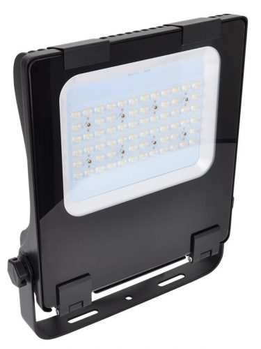 TRACON RHISS100W - LED fényvető, szimmetrikus 100-240VAC,50/60Hz,100W,13.500lm,4000K,IP66,120°,EEI=D